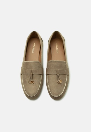 Anna Field r. 44 wide fit